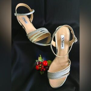 Women’s Nina ‘Nelena’ Evening Sandals in Metallic Silver, Size 10